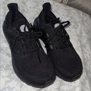 Adidas primeblue Triple Black size 9